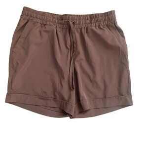 Mondetta Women's Peppercorn Walking Active Shorts with Pockets, Medium